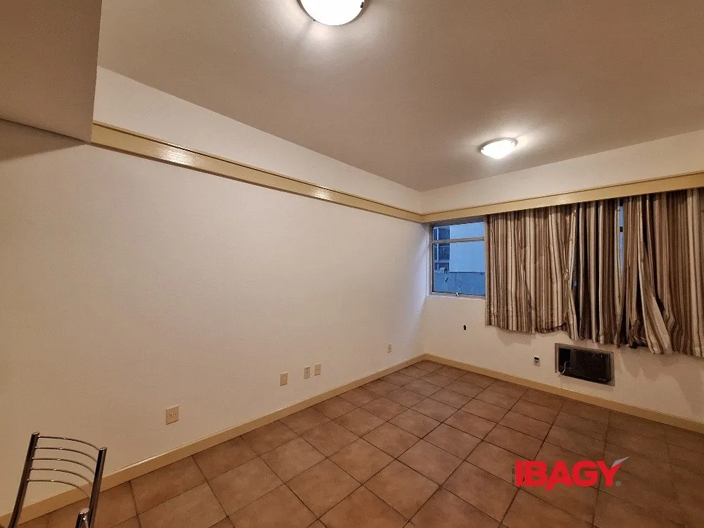 Unfurnished studio 28 m² with 1 bedroom and 1 bath — photo 3
