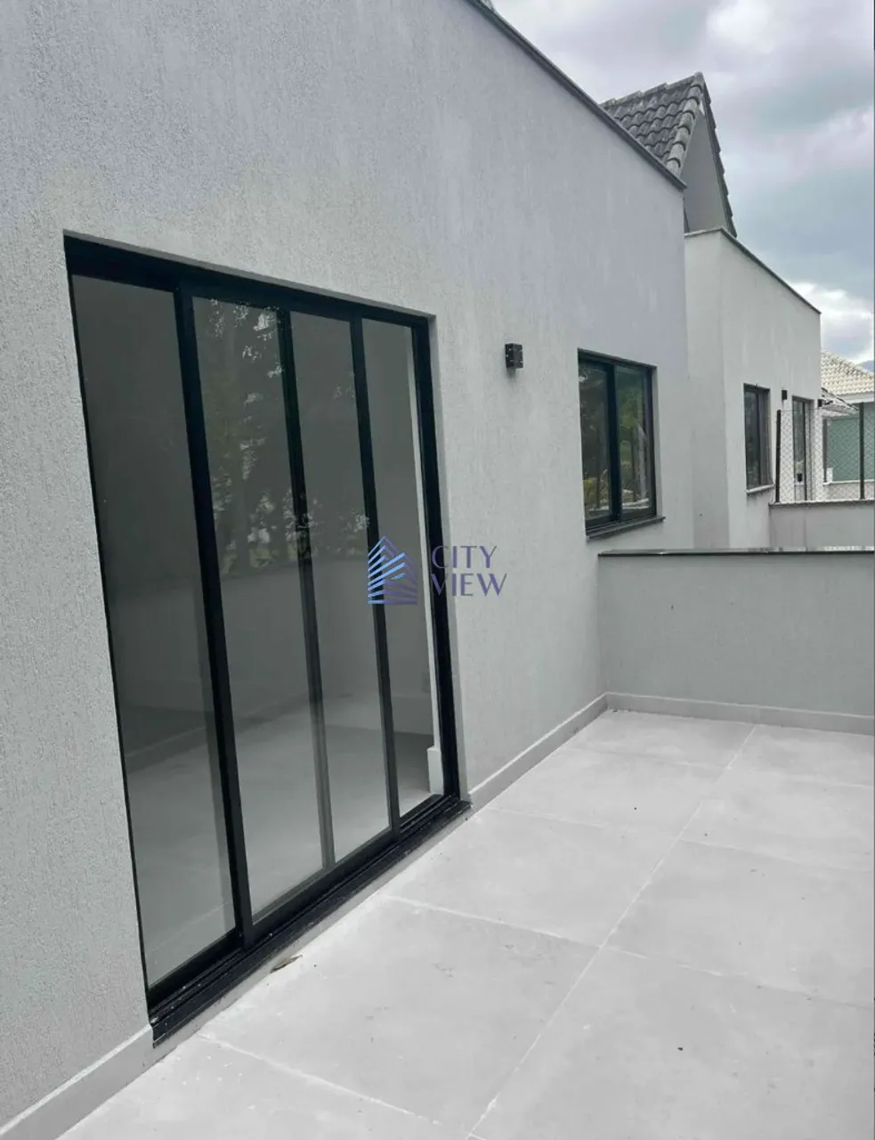 3-bedroom house with open-plan kitchen and 350 m² — photo 6
