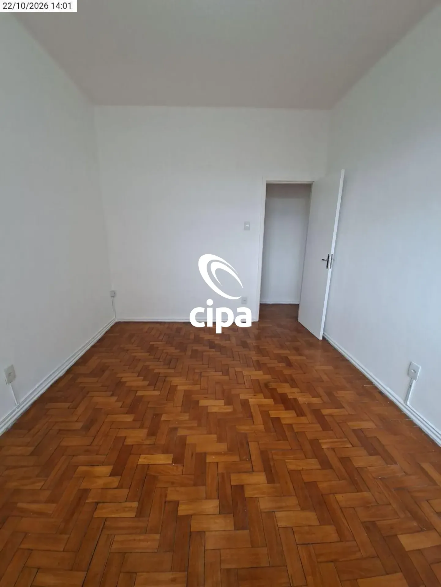 Apartment, 82 m², with wood or laminate floors — photo 5