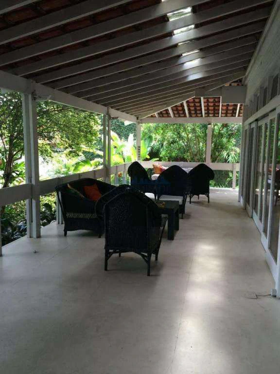Furnished house with 4 bedrooms and 498 m², closed kitchen — photo 12