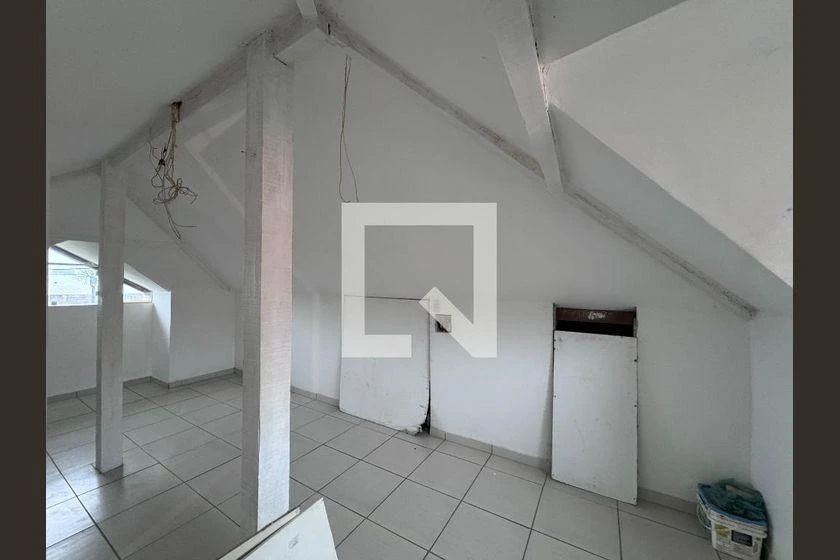 House 280 m² with 4 bedrooms and 3 bathrooms — photo 49