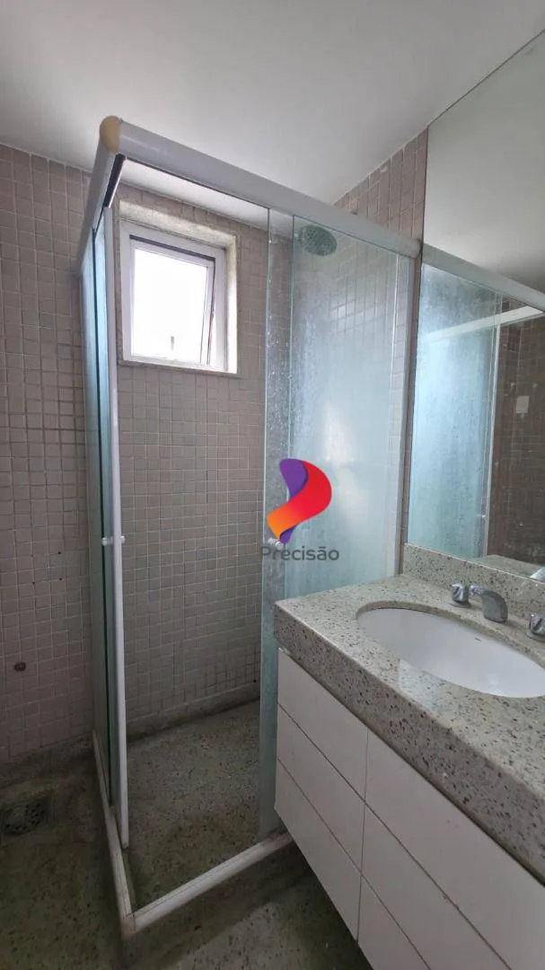 Rental apartment with 3 bedrooms and 5 bathrooms — photo 15