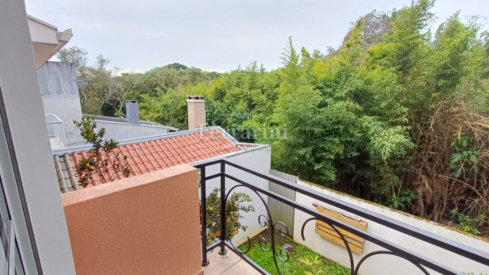 Rental house with 3 bedrooms and 4 bathrooms — photo 47