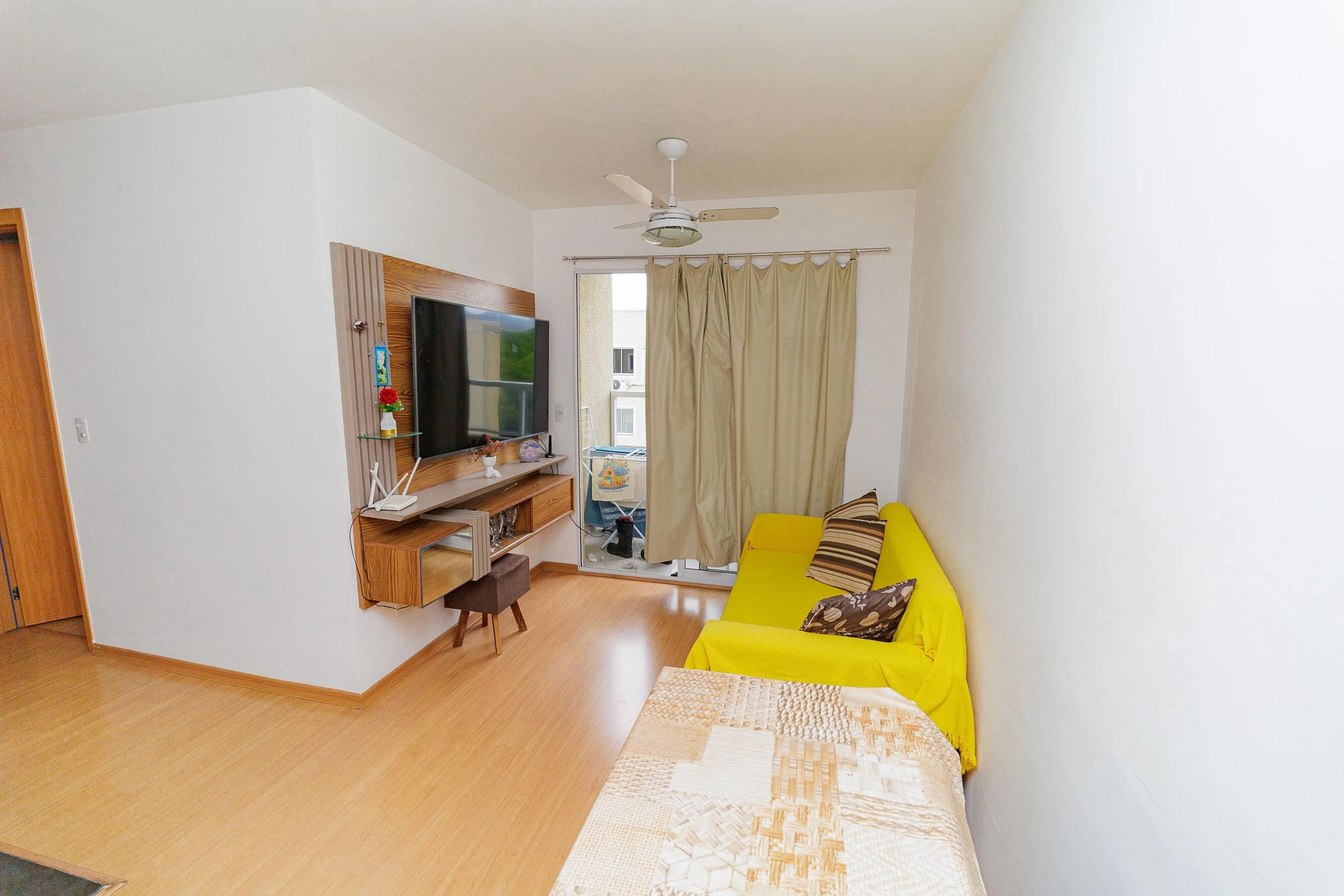 Glass-enclosed balcony in a 2-bedroom apartment, 44 m² — photo 2