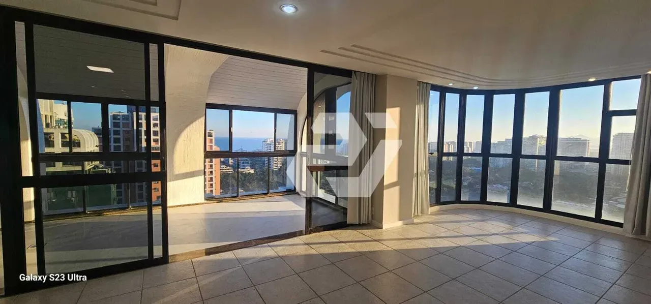 Apartment with 3 bedrooms, 5 bathrooms and balcony — photo 4