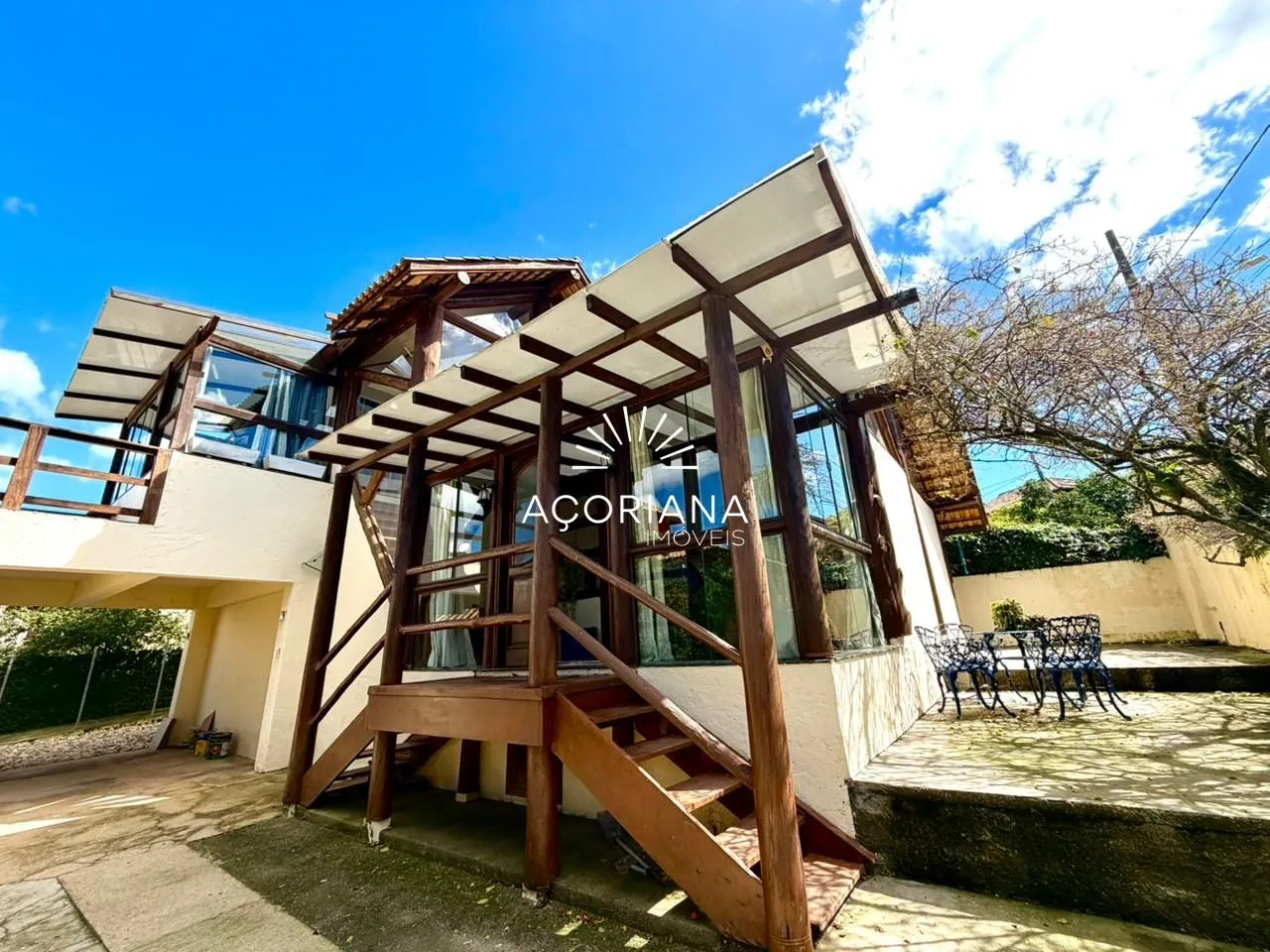 Floor-to-ceiling windows in a 3-bedroom house, 224 m² — photo 21