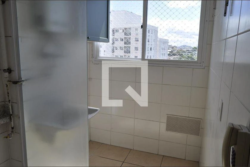 Glass-enclosed balcony in a 2-bedroom apartment, 47 m² — photo 16
