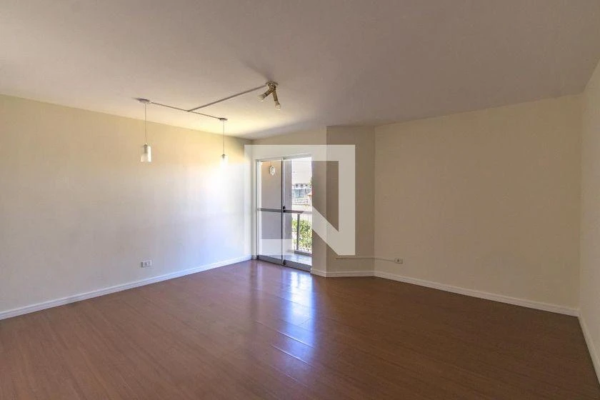 Walk-in closet in a 2-bedroom apartment, 75 m² — photo 5