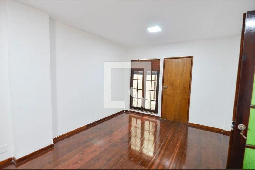 Casa para aluguel sem mobília com 4 suítes e 500 m²