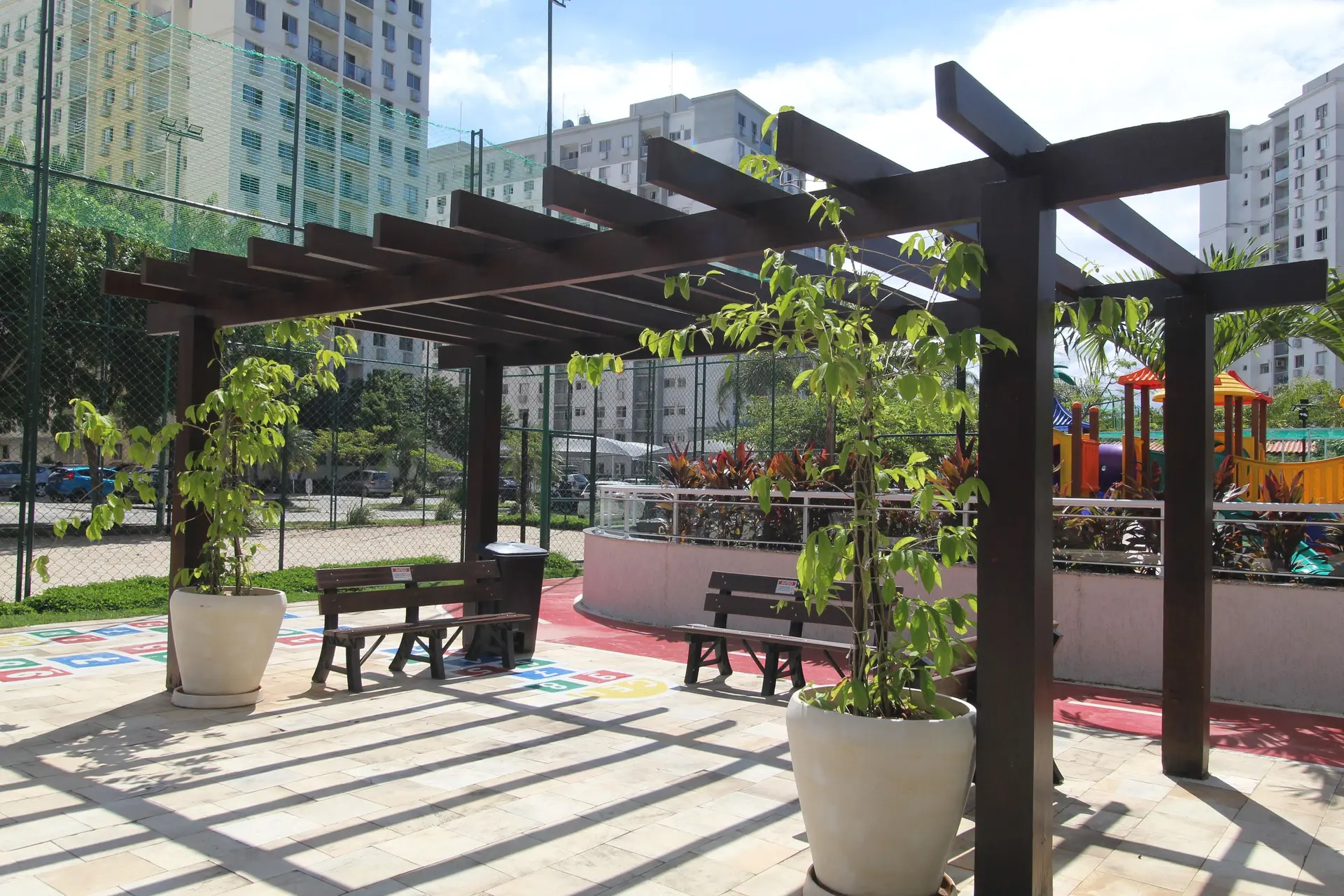 Furnished 2-bedroom apartment with a balcony — photo 41