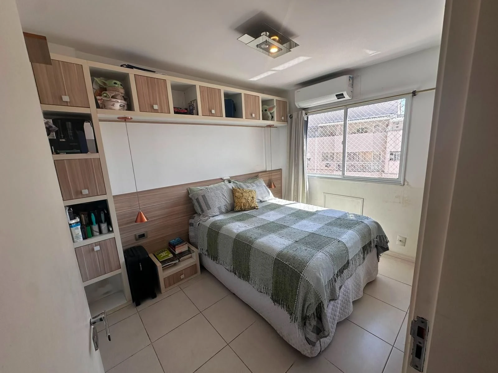 Furnished apartment, 106 m², with a glass-enclosed balcony — photo 3