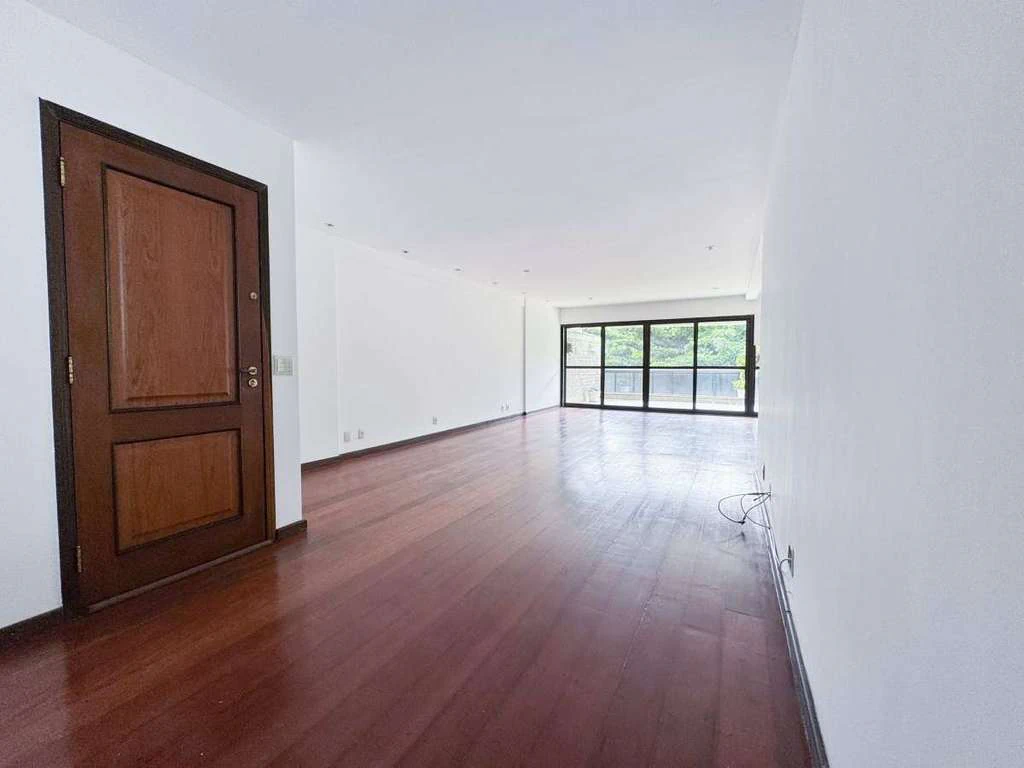 Top-floor apartment with 3 en-suites and 4 baths — photo 17