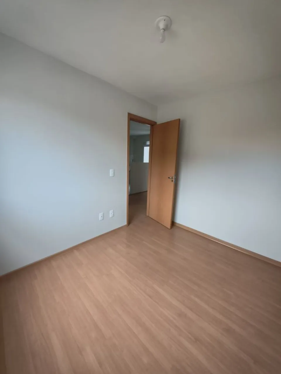 Дерев'яна підлога або ламінат та 2 спальні: квартира 39 м² — photo 3