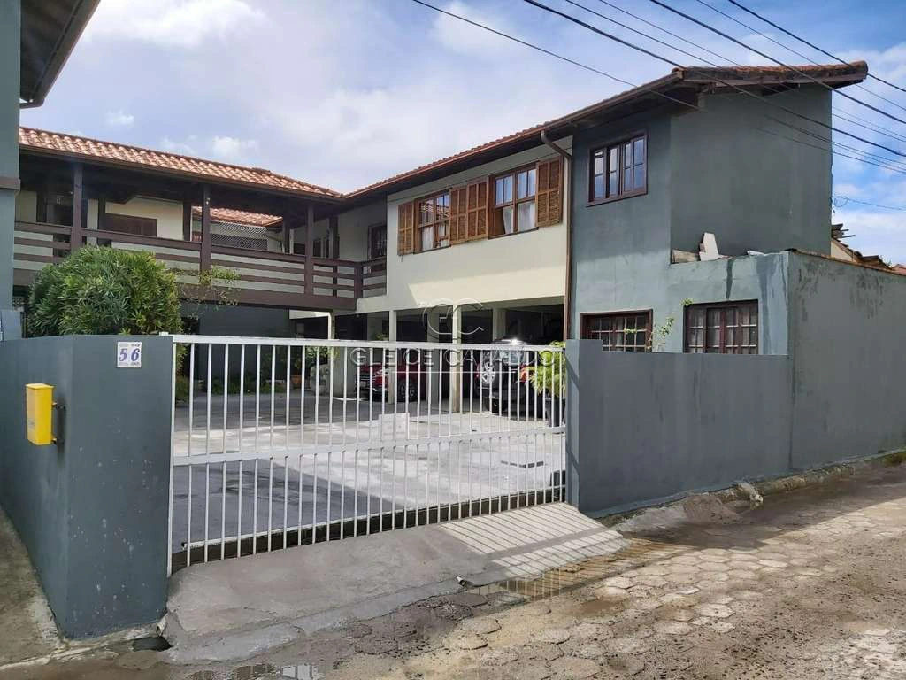 1-bedroom apartment with balcony and a closed kitchen — photo 4