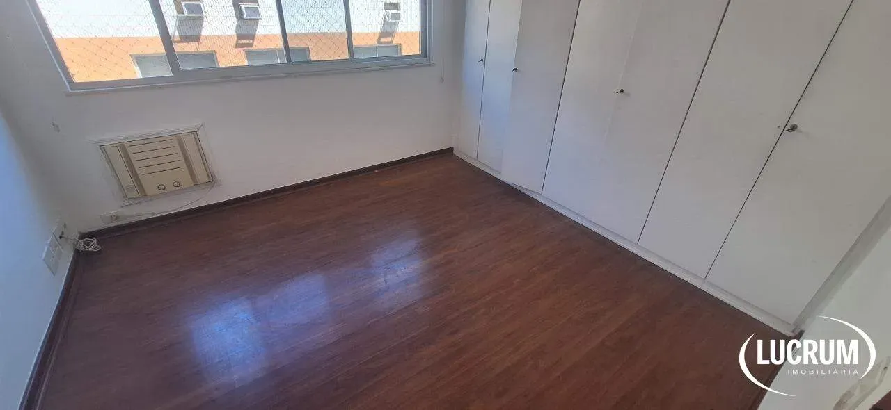 3-bedroom apartment with a walk-in closet — photo 24