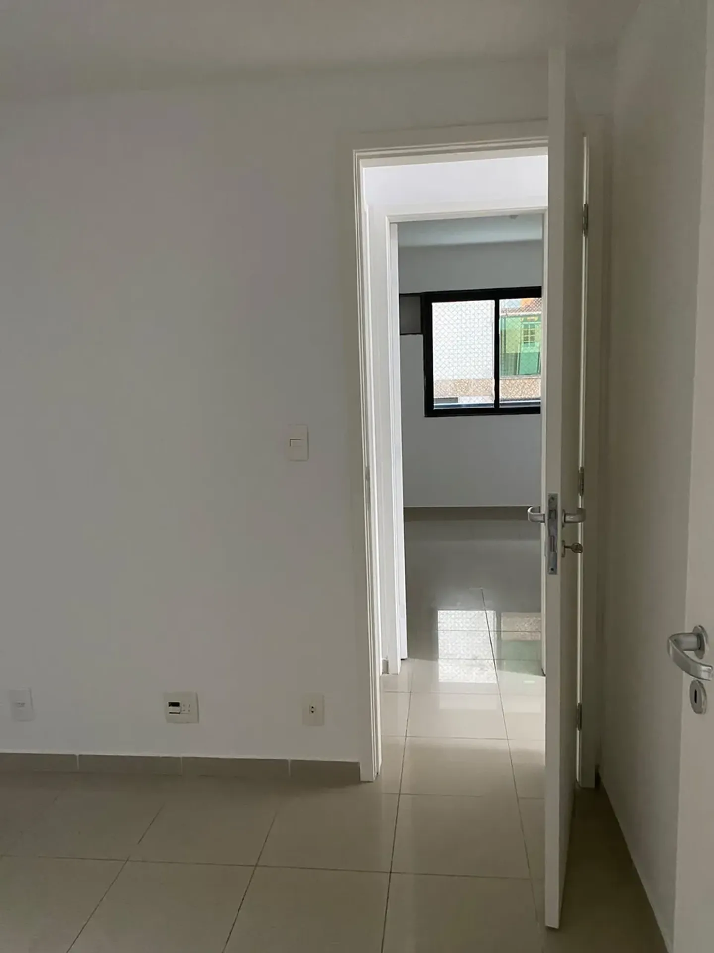 Unfurnished 3-bedroom apartment with balcony and 1 space — photo 17
