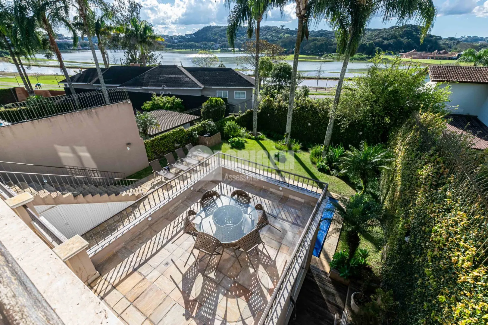 589 m² house with a bathtub and a water view — photo 50