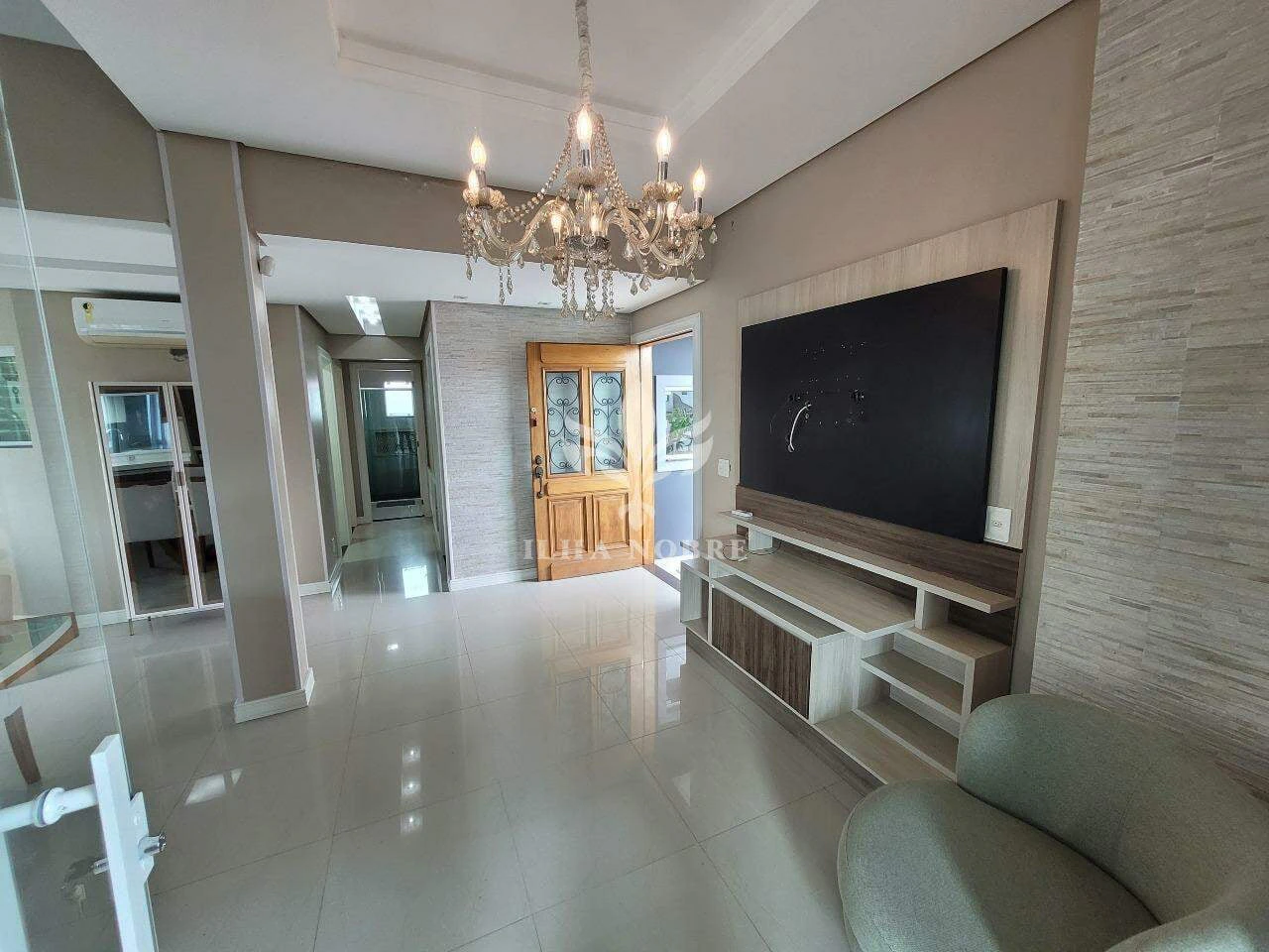 3-bedroom house with a grill on the balcony in Florianópolis — photo 14