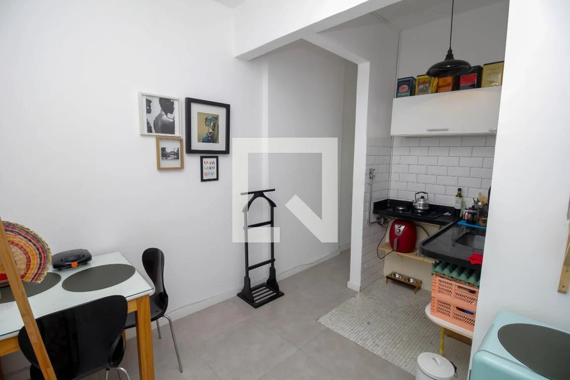 Furnished studio, 32 m², with a home office — photo 4