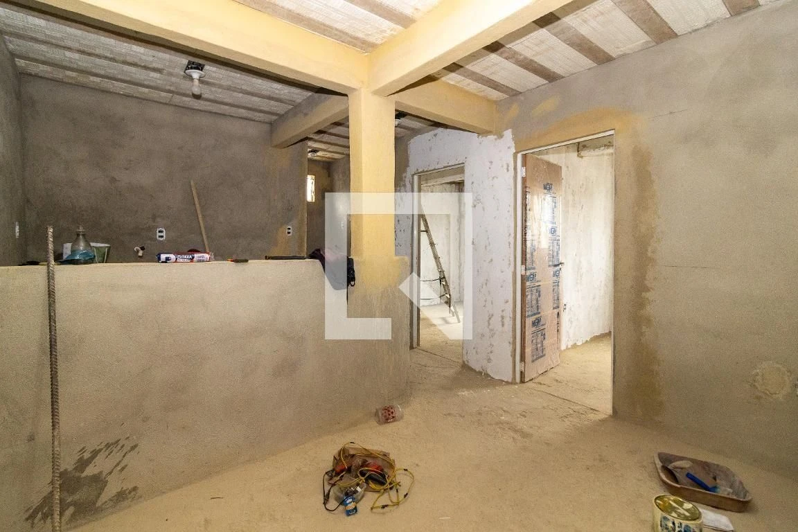 Casa sem mobília com 3 quartos e 3 banheiros, precisa reformar — photo 12
