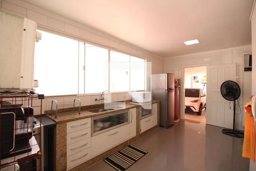Condominium house with 4 bedrooms and 329 m² — photo 45