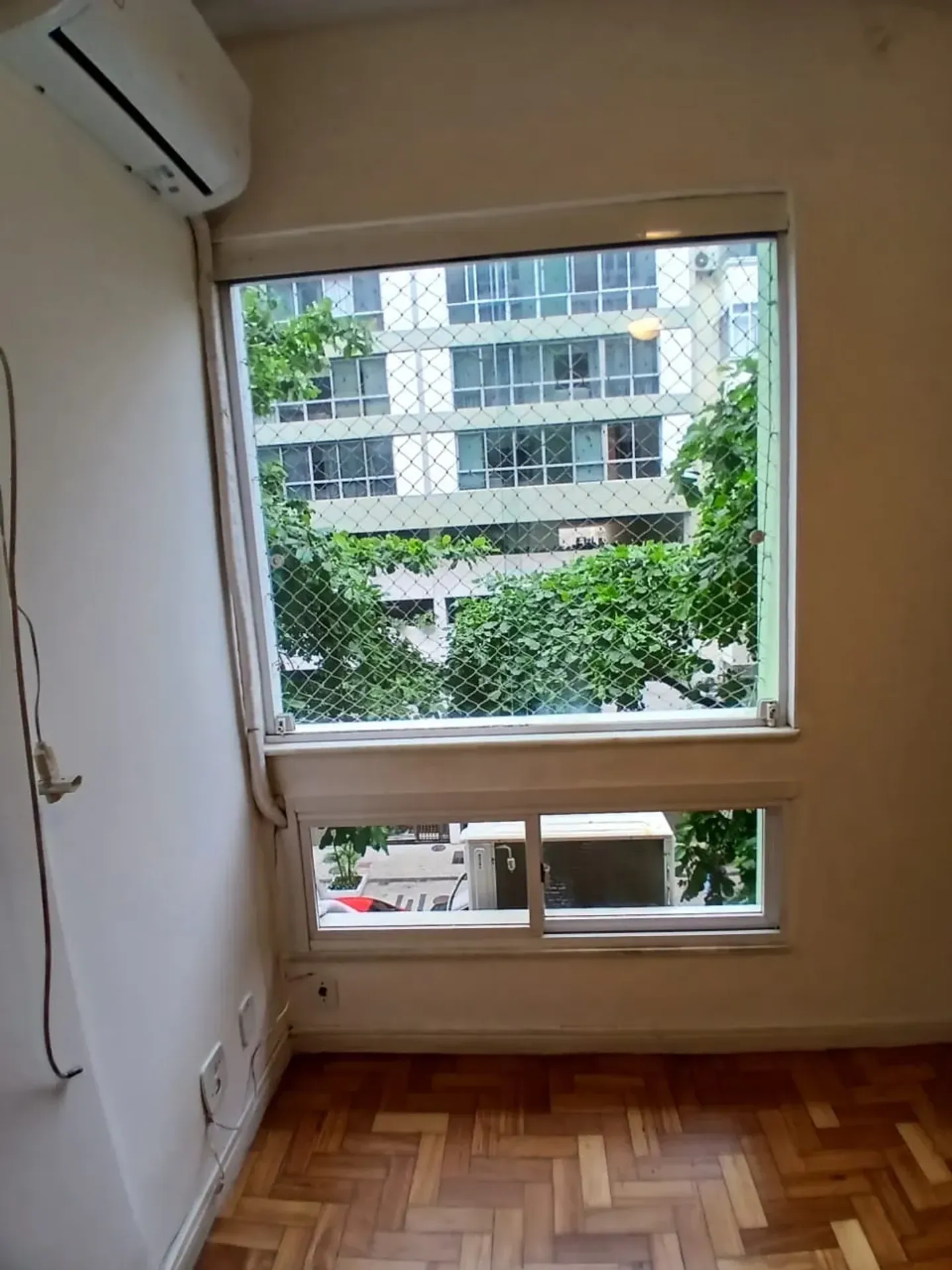 Apartment on the 4th floor with a walk-in closet — photo 18