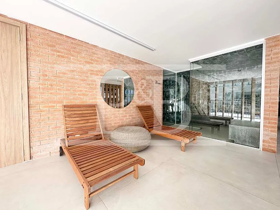 Furnished 2-bedroom apartment with enclosed balcony — photo 25
