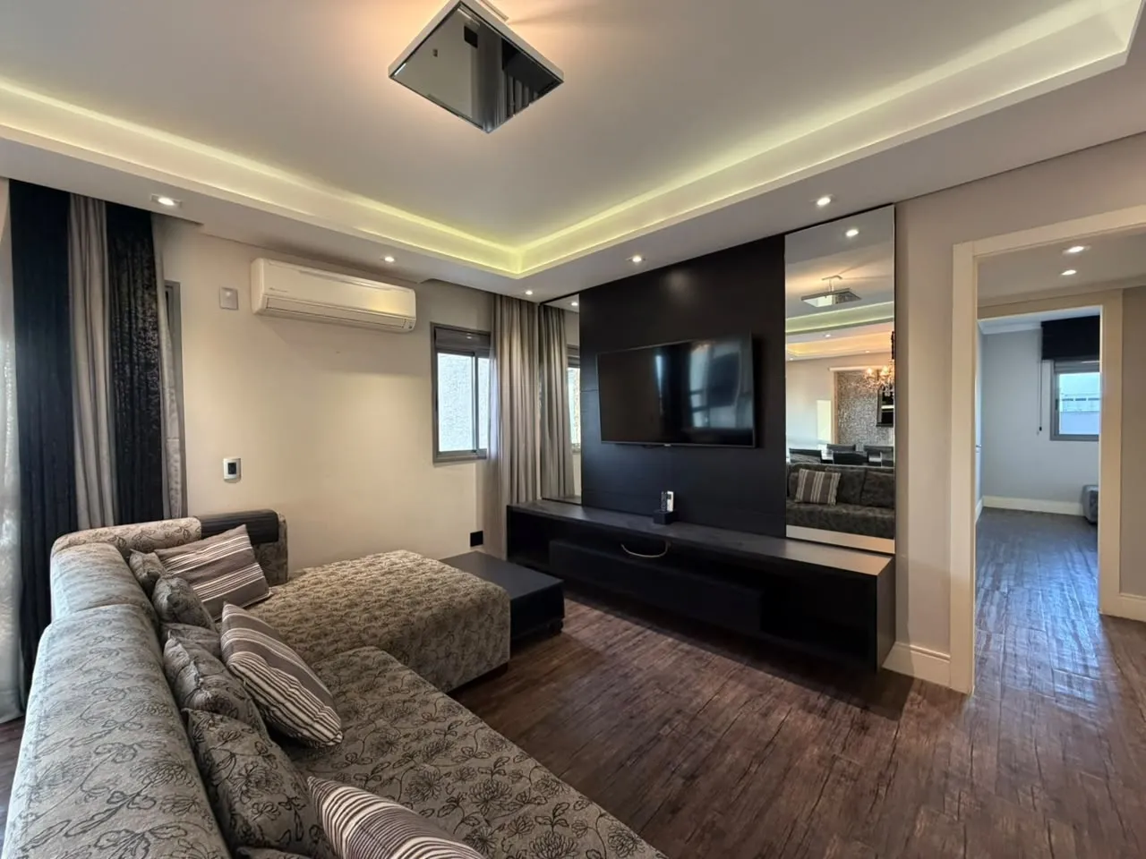 Floor-to-ceiling windows in a 3-bedroom apartment, 133 m² — photo 8