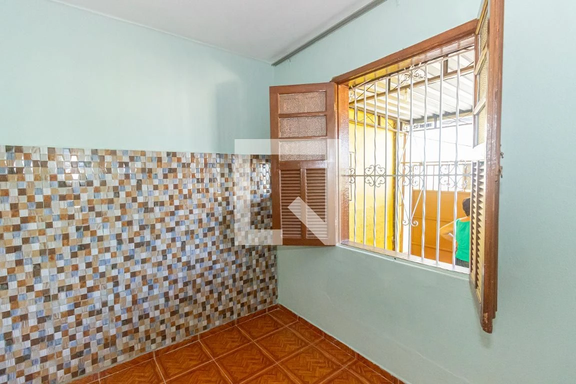 Unfurnished house with 2 bedrooms and private garden — photo 14