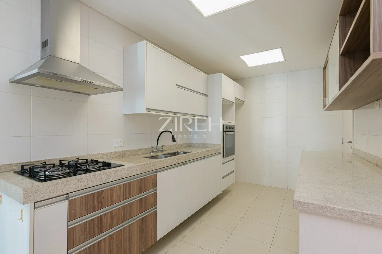 Квартира 316 м² з 4 спальнями і 3 місцями паркування — photo 27
