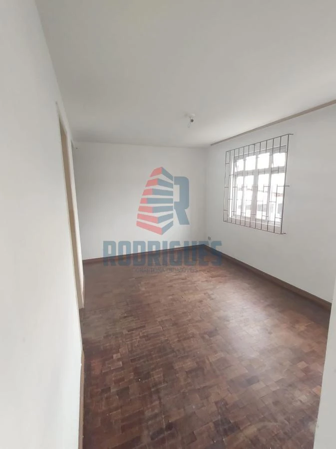 Wood or laminate floors in a 2-bedroom apartment, 41 m² — photo 3