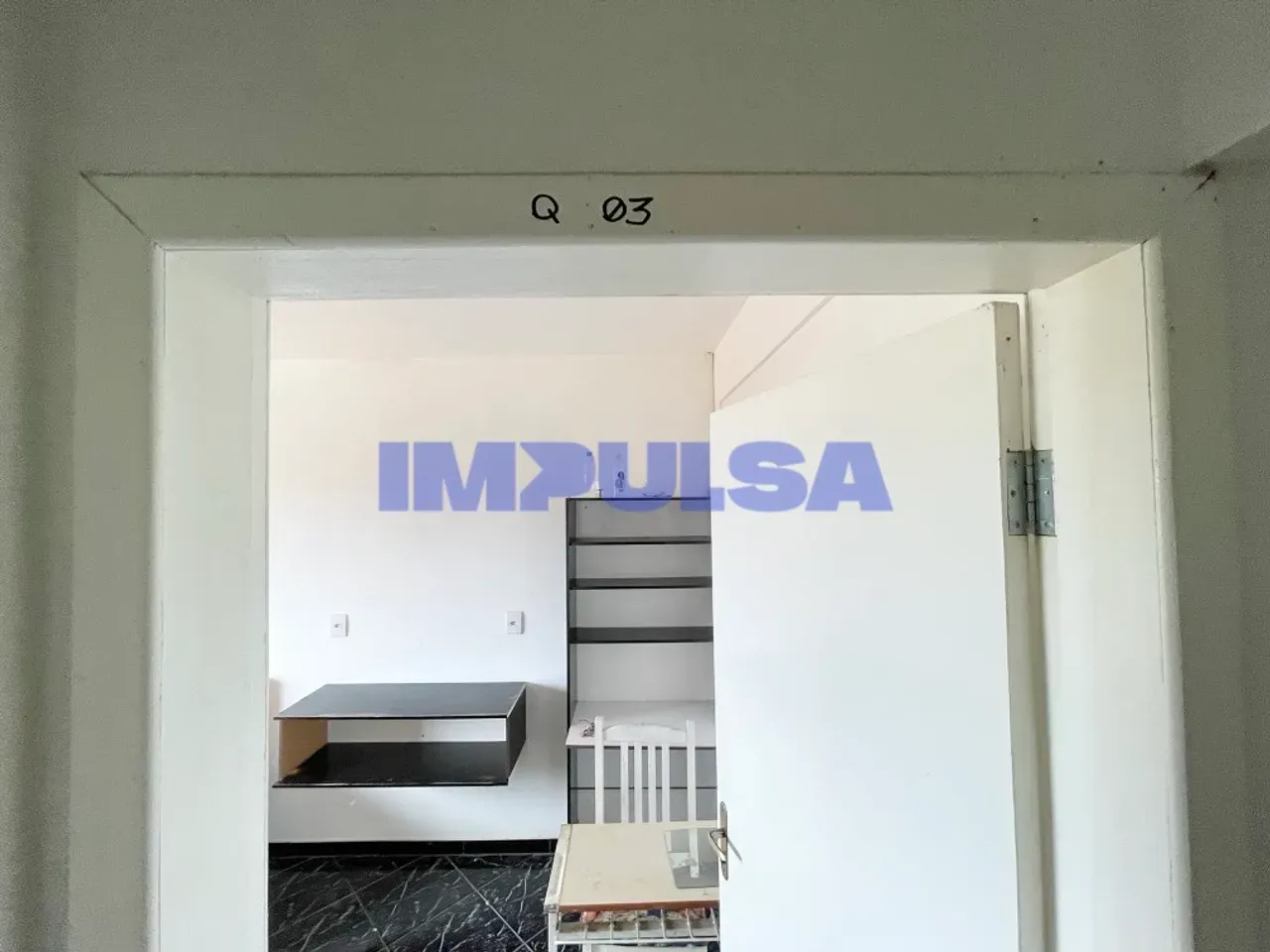 Furnished studio with 1 bedroom and separate kitchen — photo 8