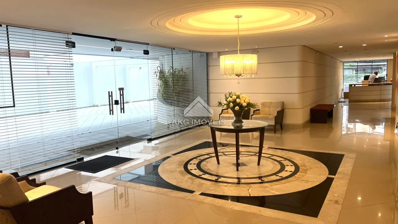 3-bedroom apartment with a home office in Curitiba