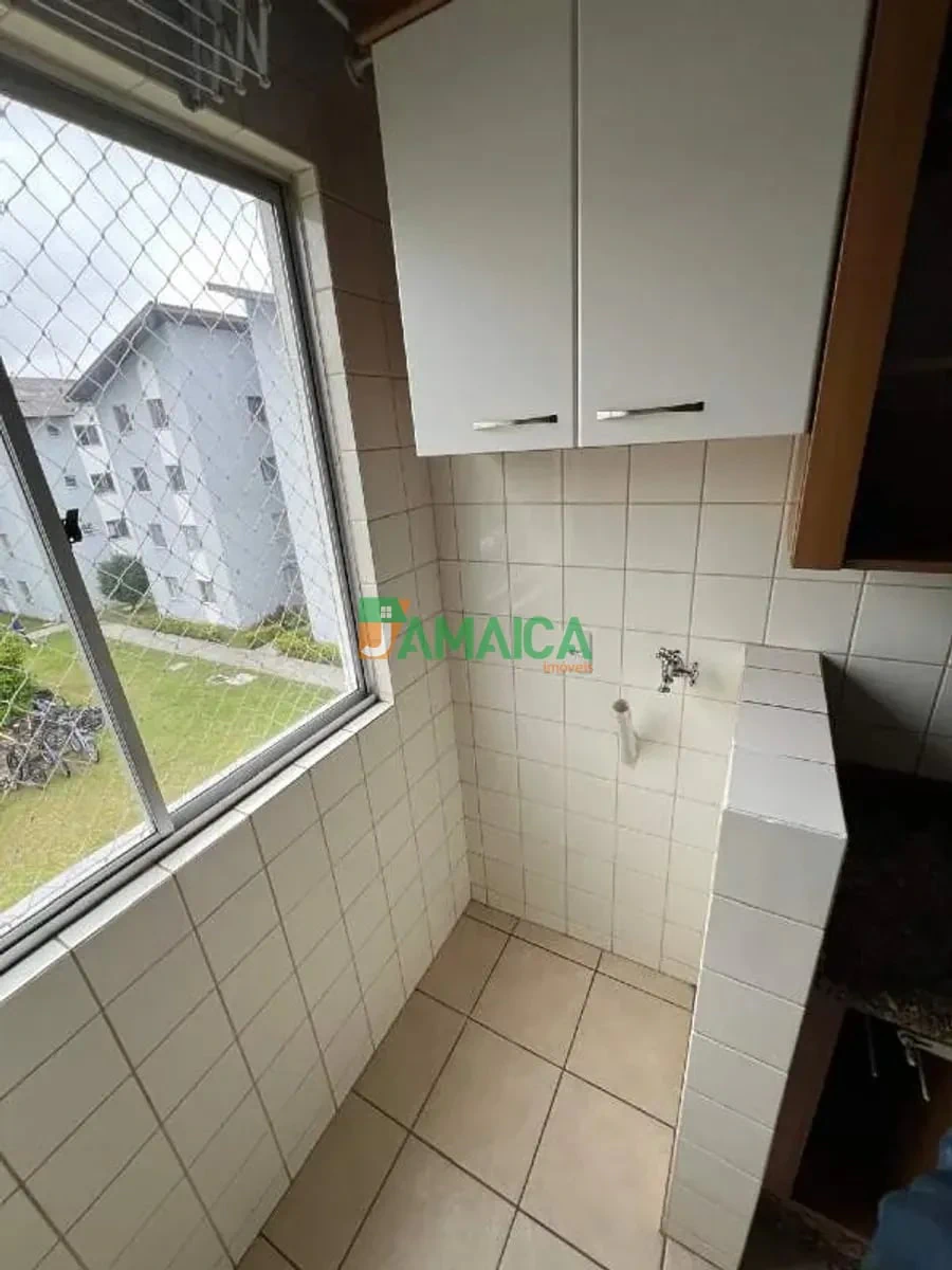 Apartamento de 2 quartos com piso de madeira ou laminado — photo 9