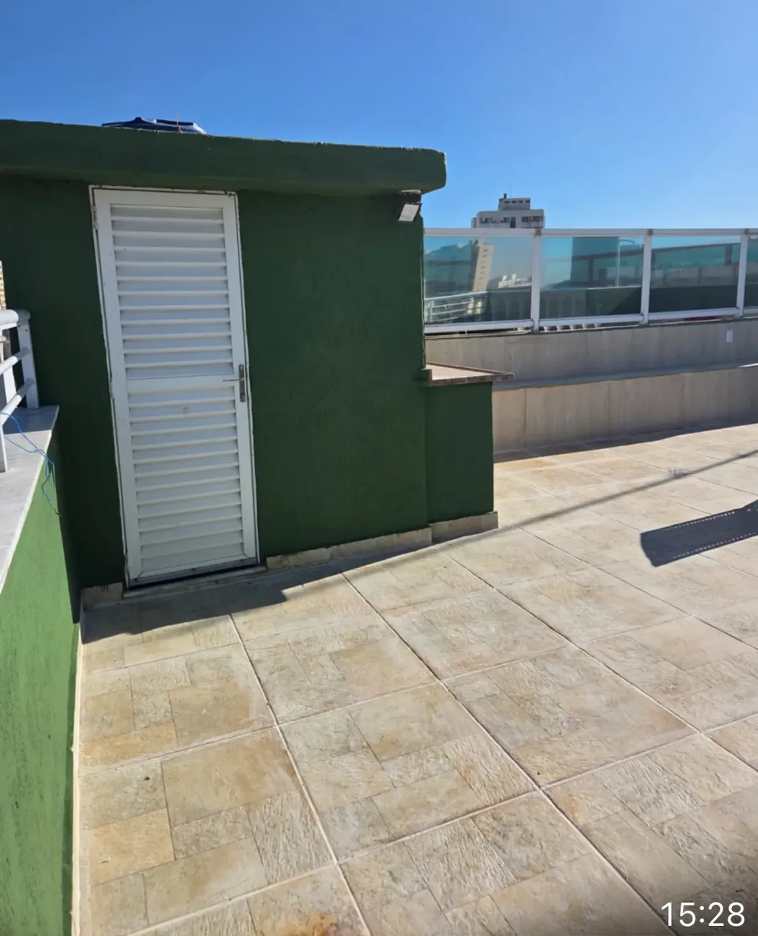 Unfurnished 3-bedroom apartment with terrace views — photo 9