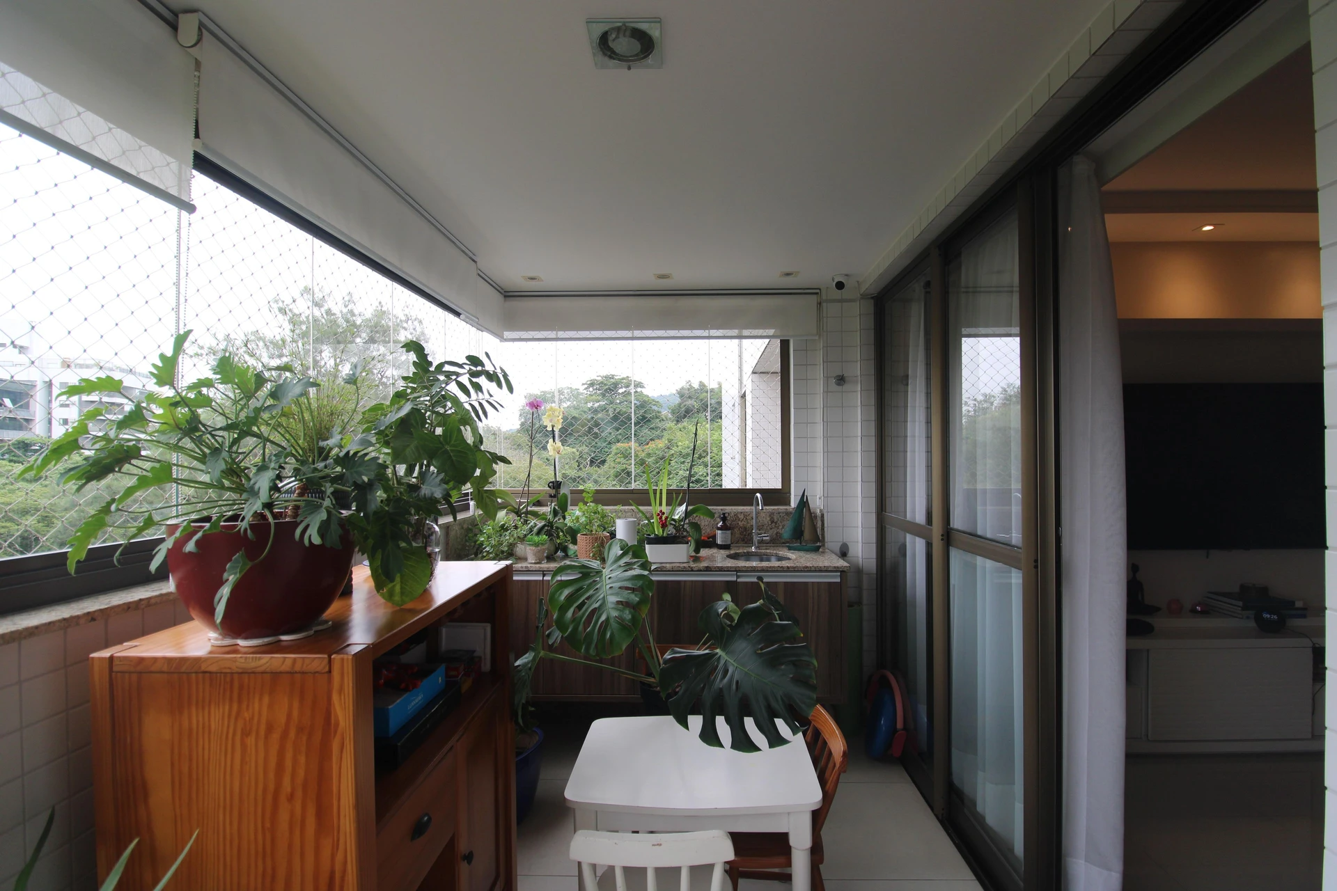 Furnished apartment, 112 m², with a glass-enclosed balcony — photo 31