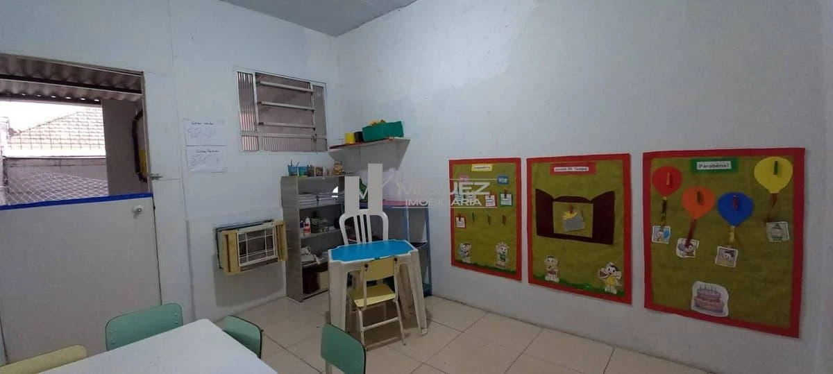 One-bedroom apartment in a building with a gym — photo 26