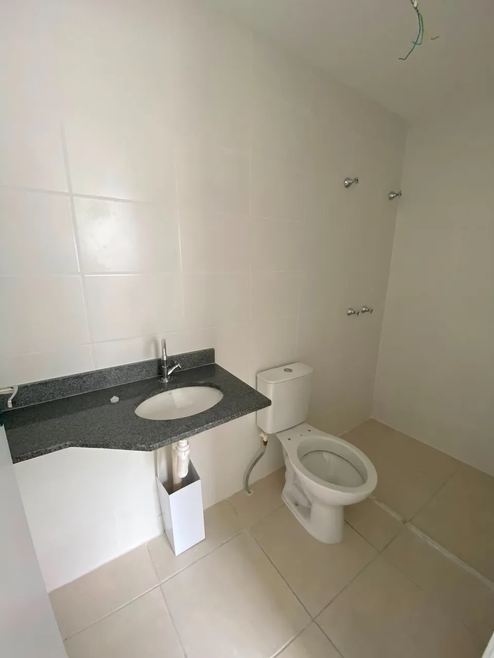 3-bedroom apartment with a closed kitchen and gas stove — photo 5