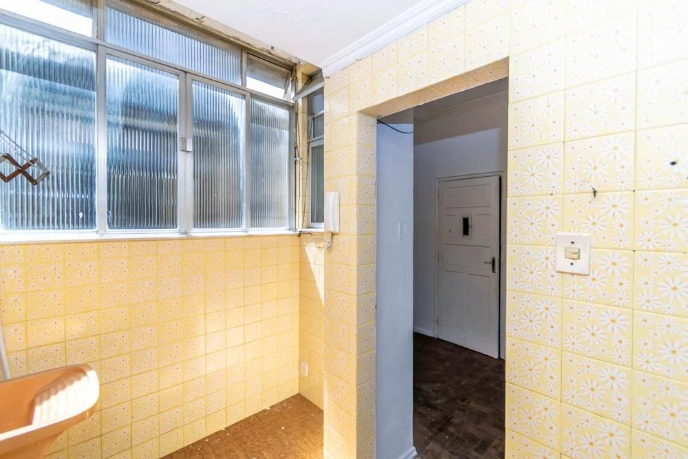 Rental apartment with a laundry area — photo 8