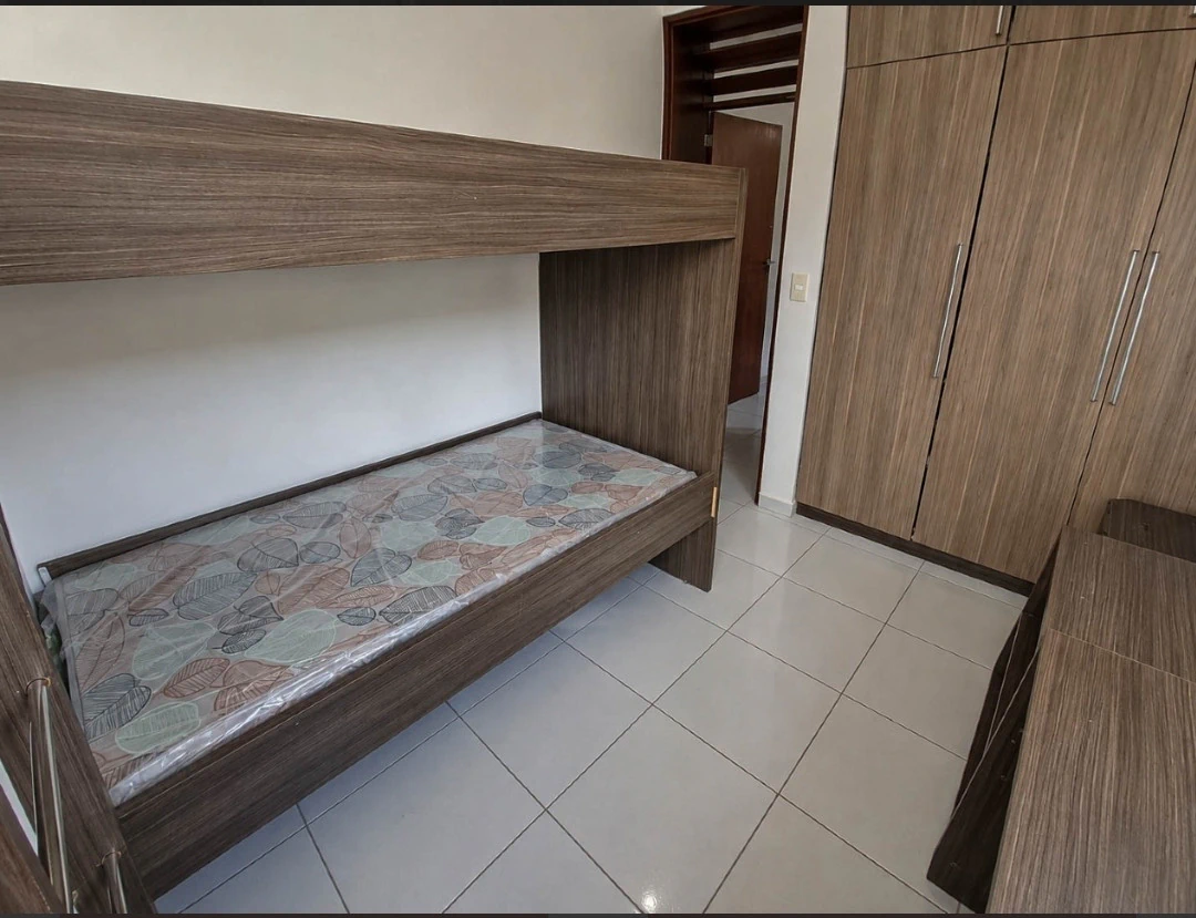 Робоче місце та 3 спальні: квартира 80 м² — photo 4