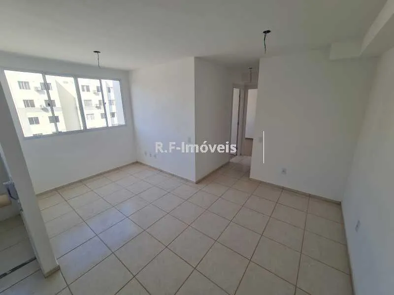 2-bedroom apartment with a glass-enclosed shower — photo 12