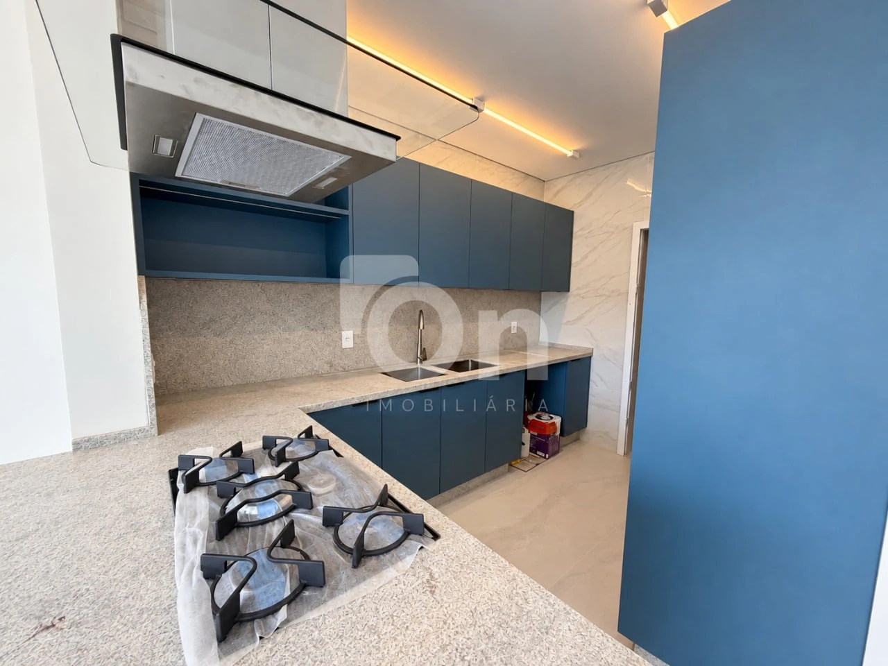 Ванна и 3 спальни: квартира 95 м² — photo 21