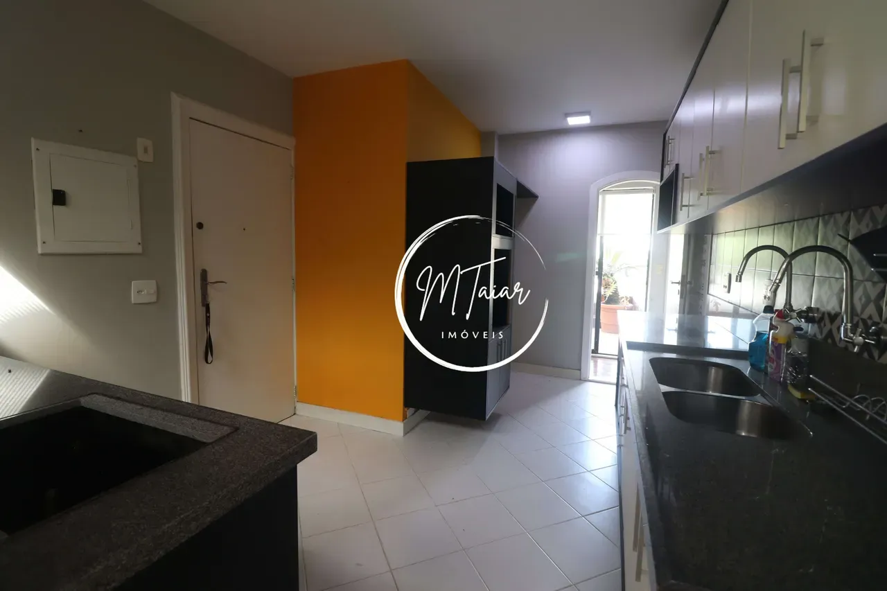 323 m² apartment with 4 bedrooms and 5 bathrooms — photo 35