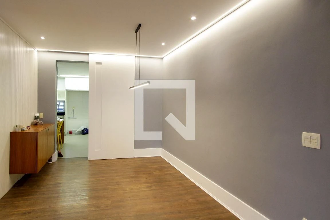 Walk-in closet in a 3-bedroom apartment, 200 m² — photo 29