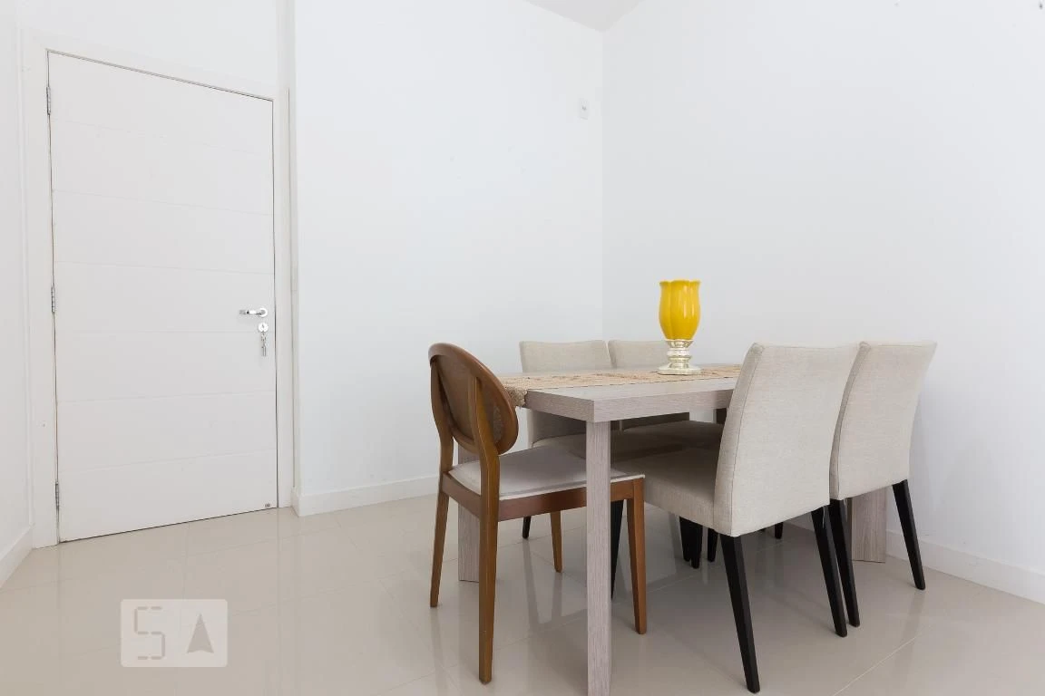 Glass-enclosed balcony in a 2-bedroom apartment, 189 m² — photo 11
