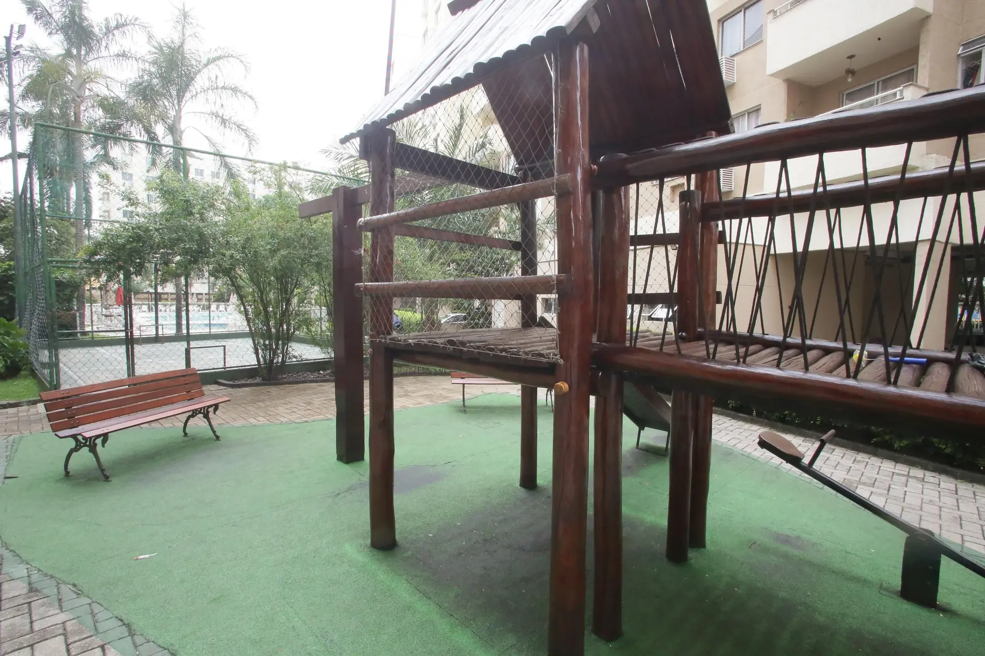 2-bedroom apartment with a mountain view — photo 34
