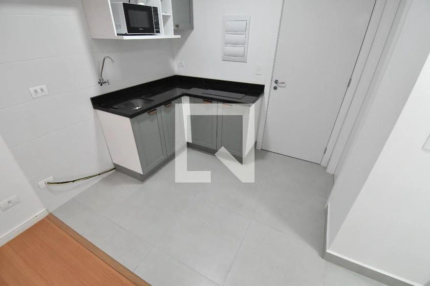 Furnished apartment, 36 m², with wood or laminate floors — photo 8