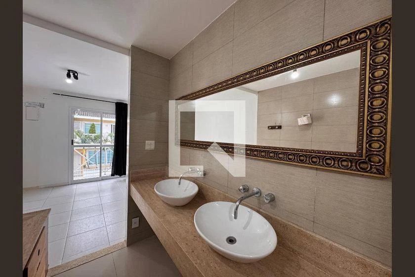 226 m² apartment with 4 bedrooms and a balcony grill — photo 40