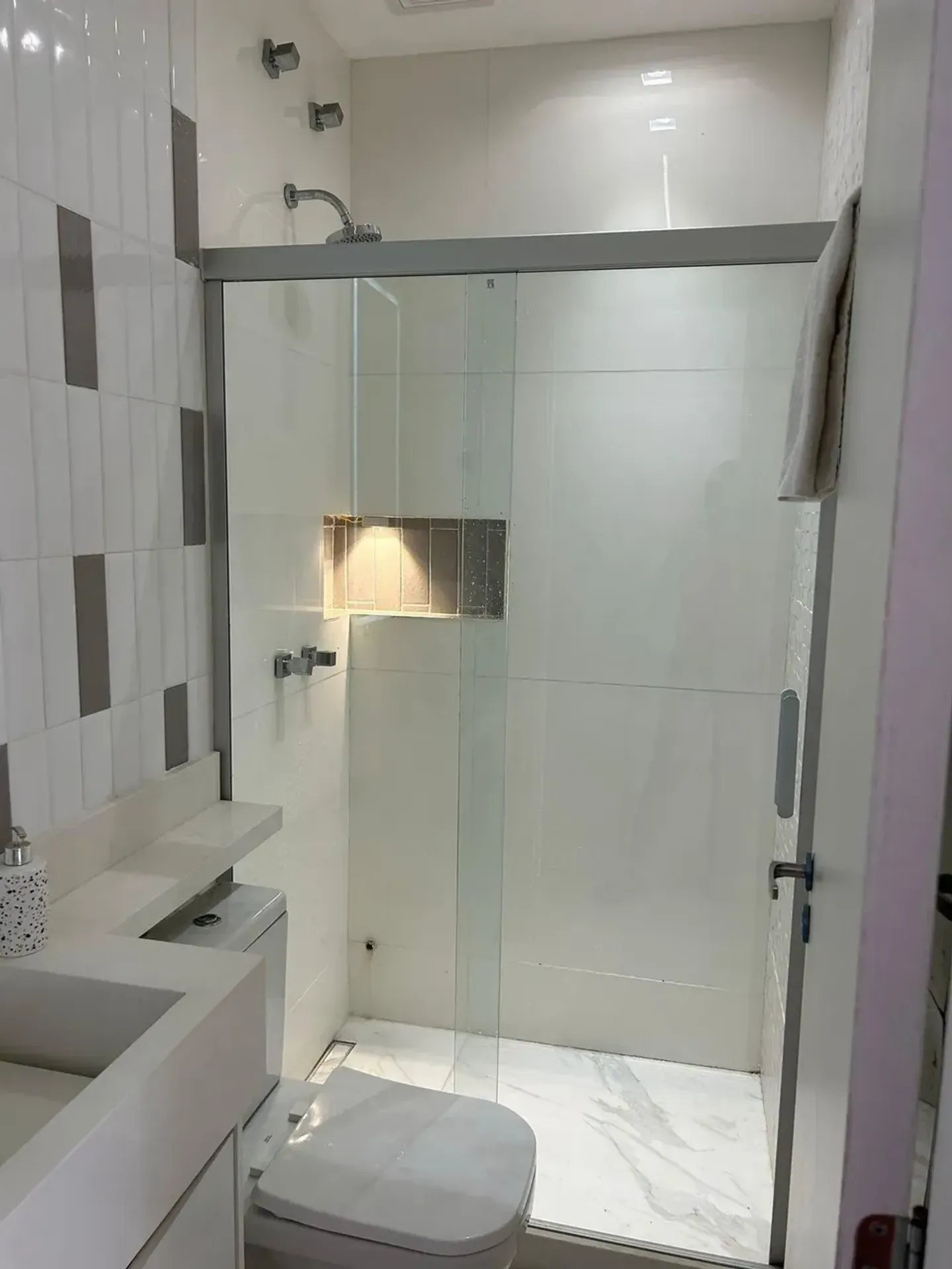 Furnished 250 m² apartment with 4 bedrooms and 5 bathrooms — photo 5