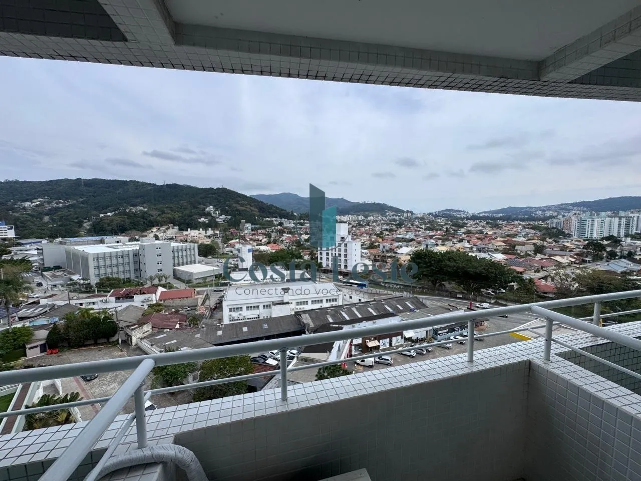 Apartamento mobiliado de 2 dormitórios com sacada — photo 15